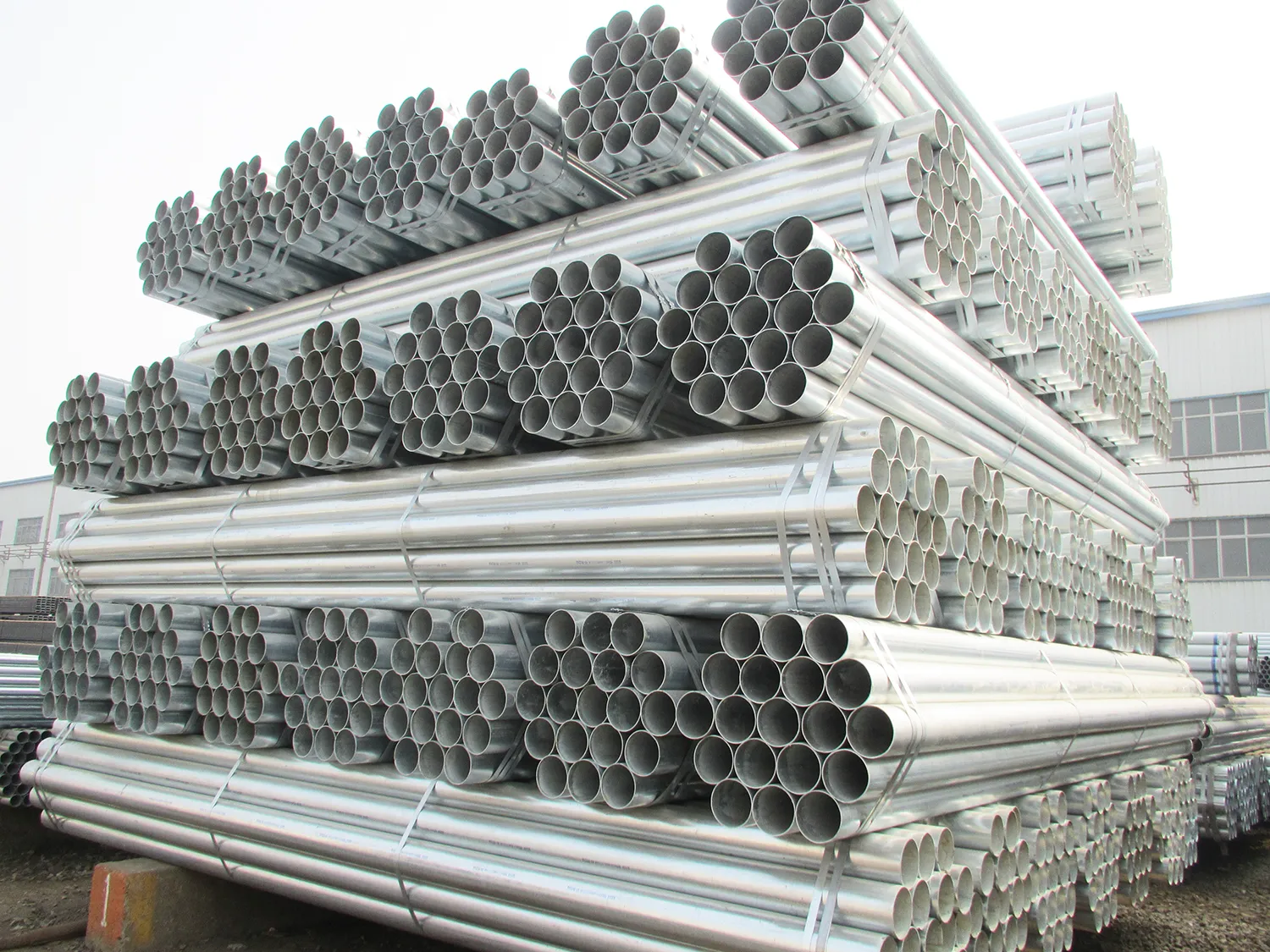 Galvanized steel pipe